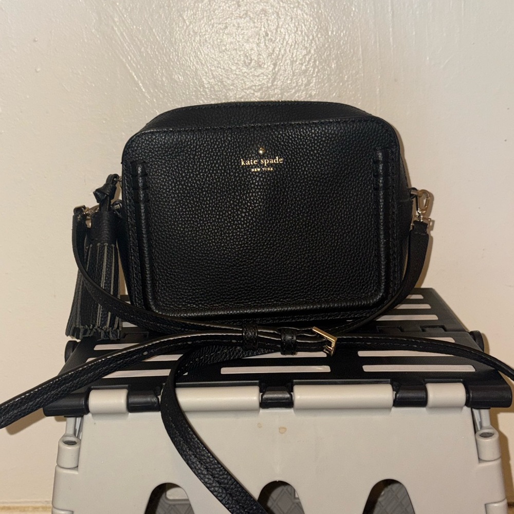 Kate Spade Black Pebbled Leather Camera Crossbody with Tassel - Picture 2 of 13